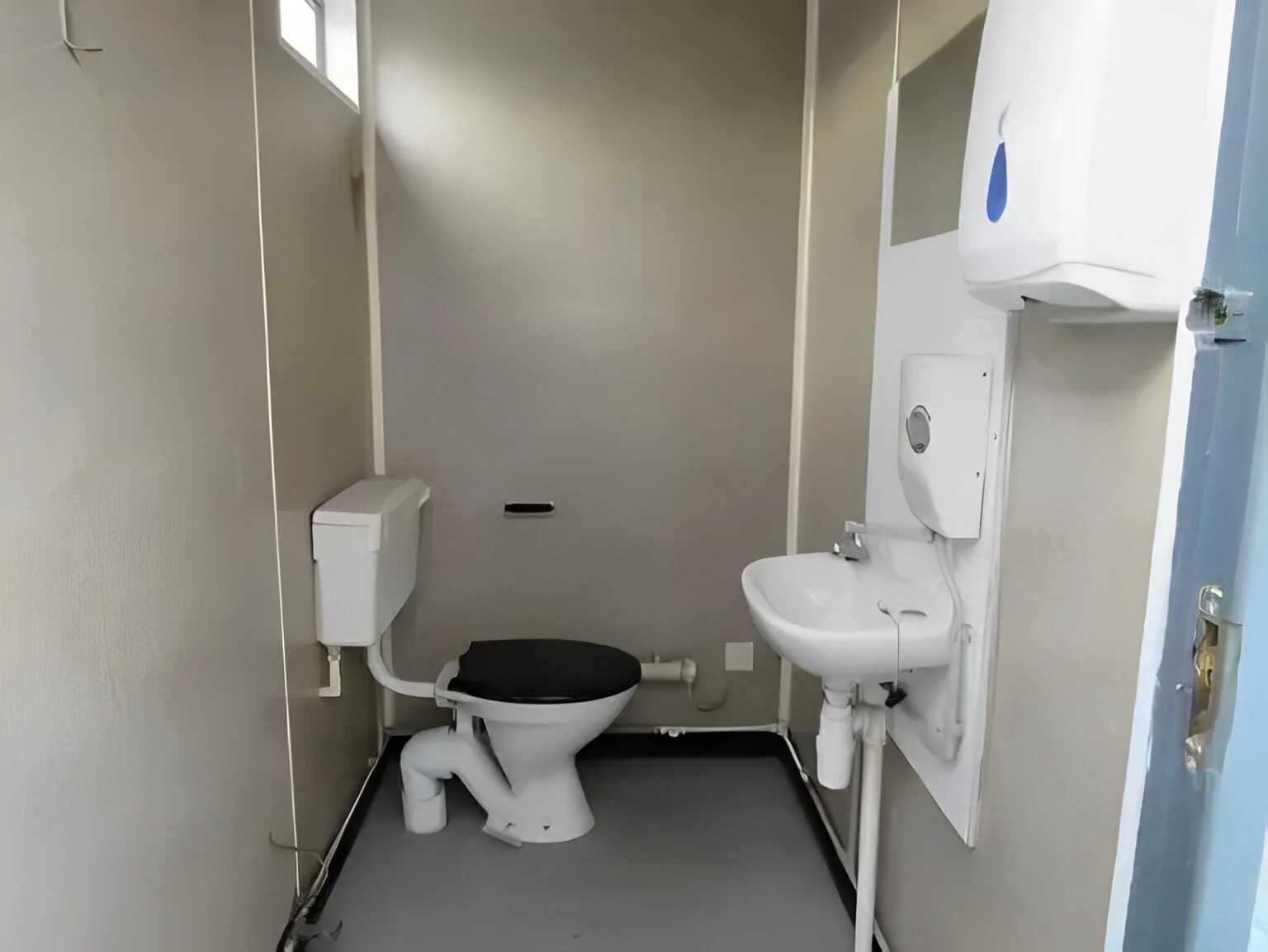 12ft x 9ft 2+1 Portable Toilet Block - Image 7