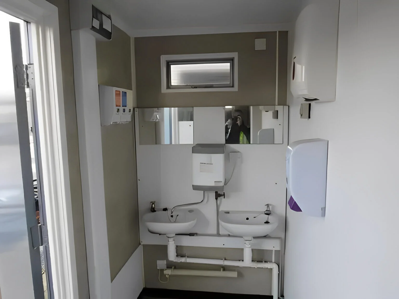 12ft x 9ft 2+1 Portable Toilet Block - Image 2