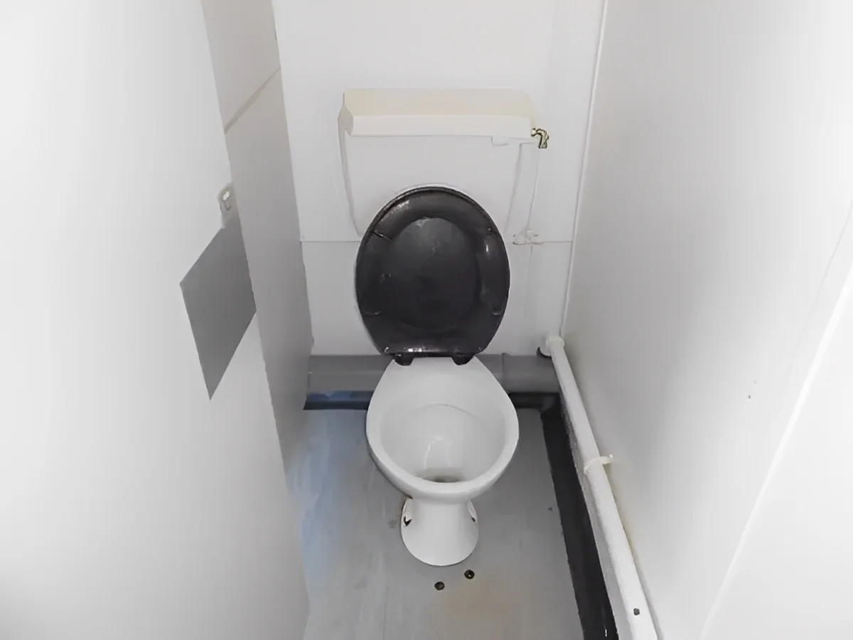 2+1 Toilet Unit Shipping Container - Image 8